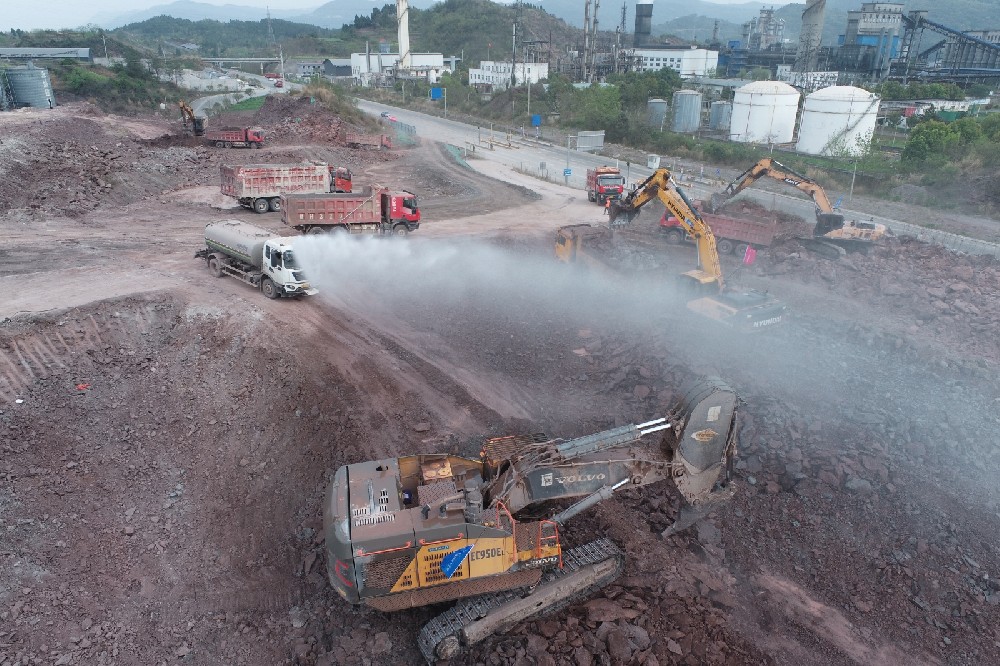 不停工、不斷檔，假期建設(shè)忙！