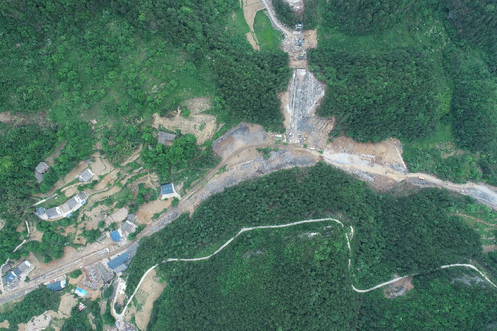 曾榮路改建工程全面提速，跑出建設(shè)“加速度”